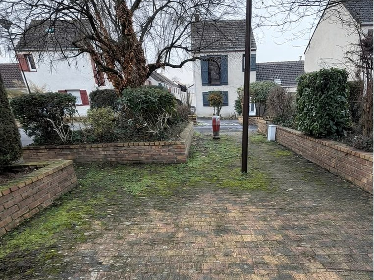 Dallage extérieur avant traitement